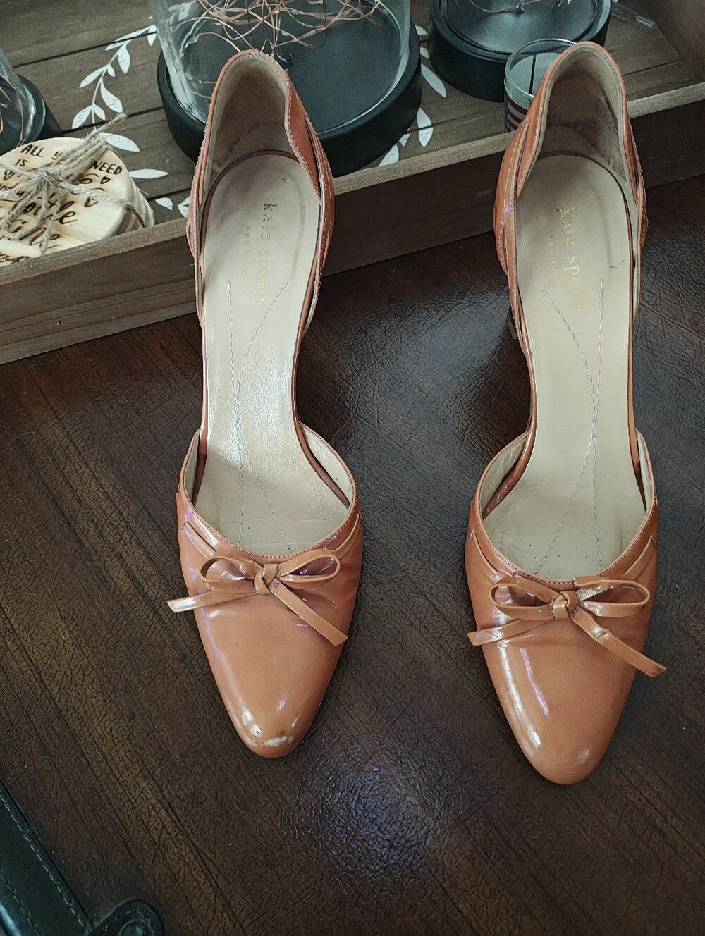 Kate Spade D'Orsay Patent Leather Pointed-Toe Bow Pumps in Coral. 8.5